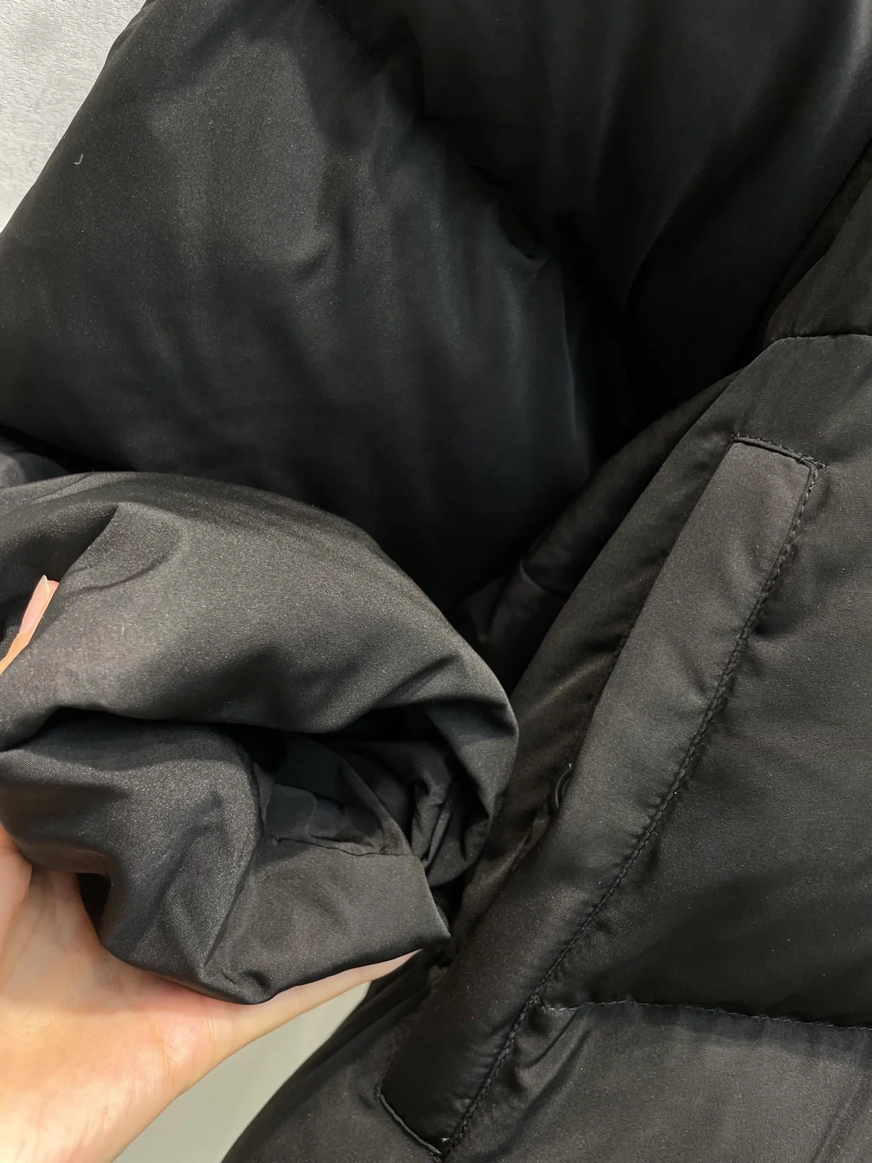 프라다 폴리티컬 캠페인 C-SHAPE 푸퍼 자켓