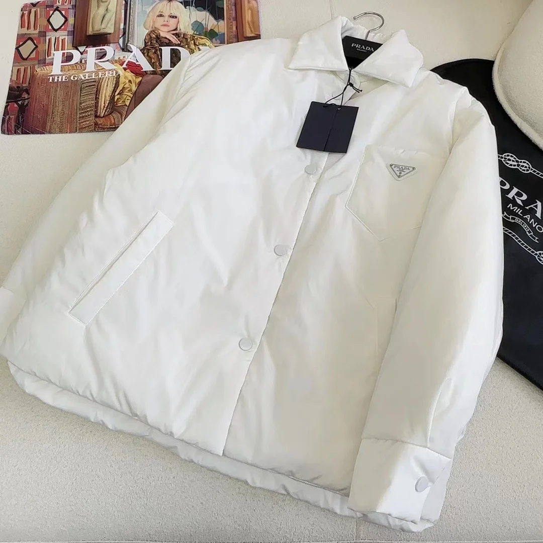 프라다 라이트 리나일론 패딩 자켓