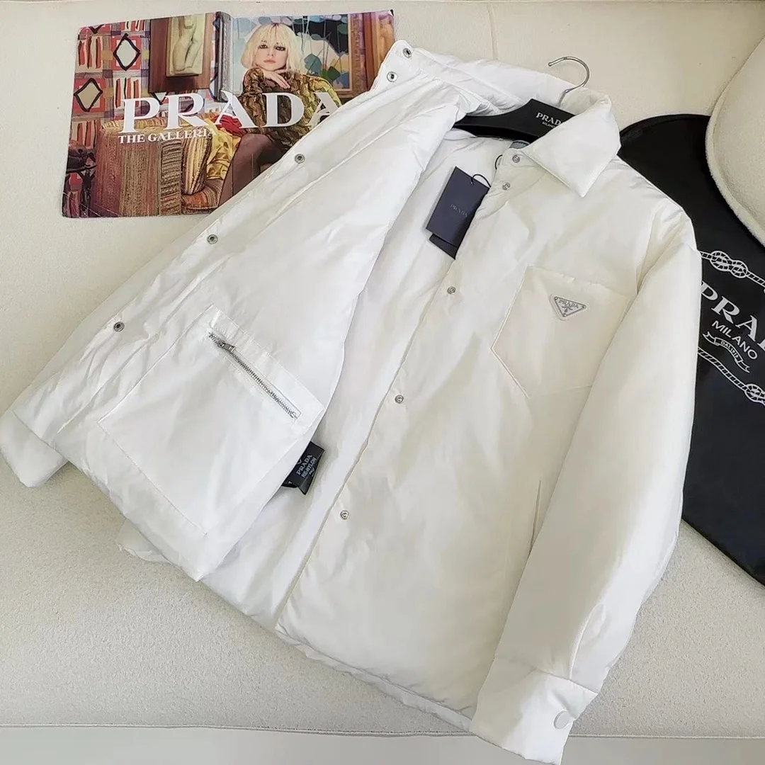 프라다 라이트 리나일론 패딩 자켓