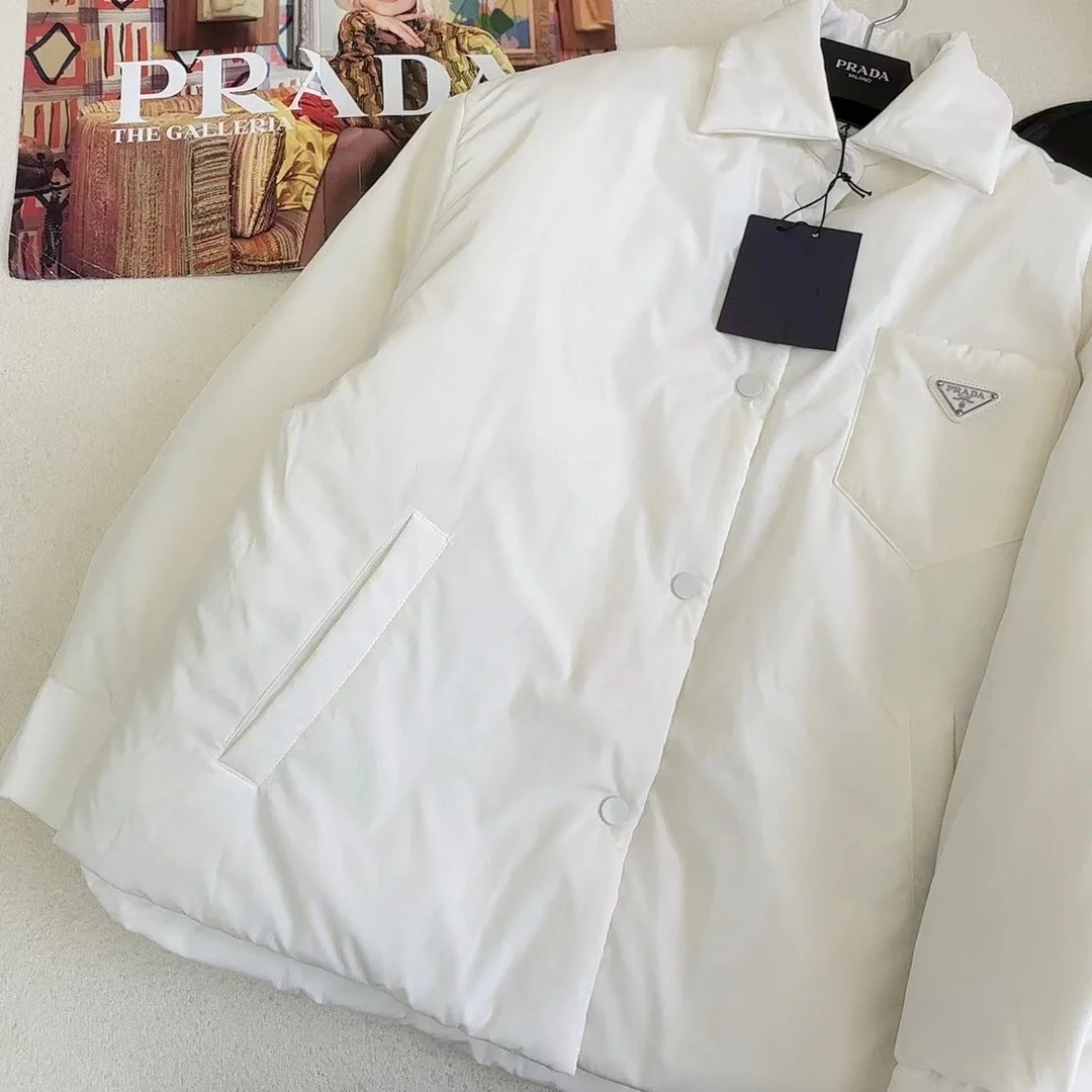 프라다 라이트 리나일론 패딩 자켓