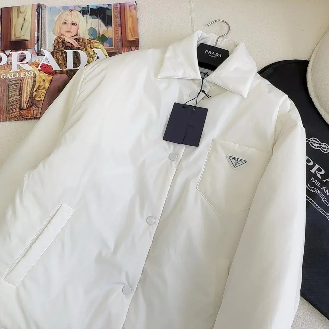 프라다 라이트 리나일론 패딩 자켓