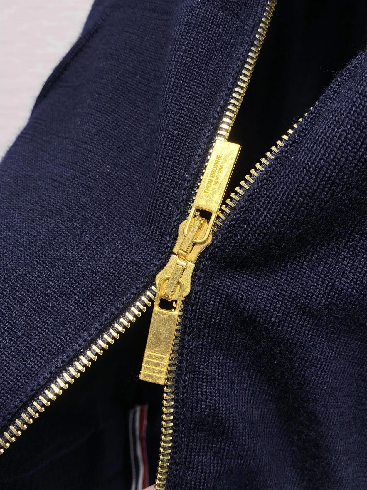 톰브라운 스트라이프 메리노 울 후드 딥블루