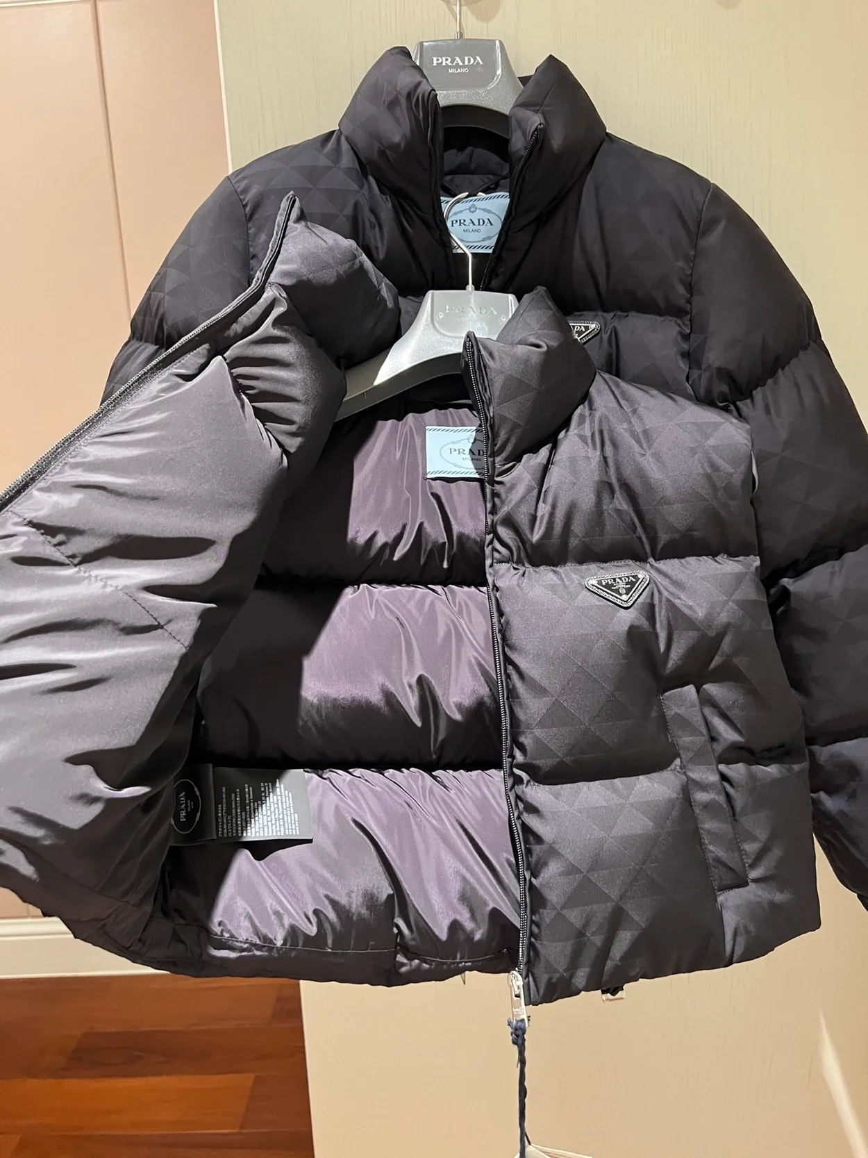 프라다 리나일론 다운 패딩 베스트