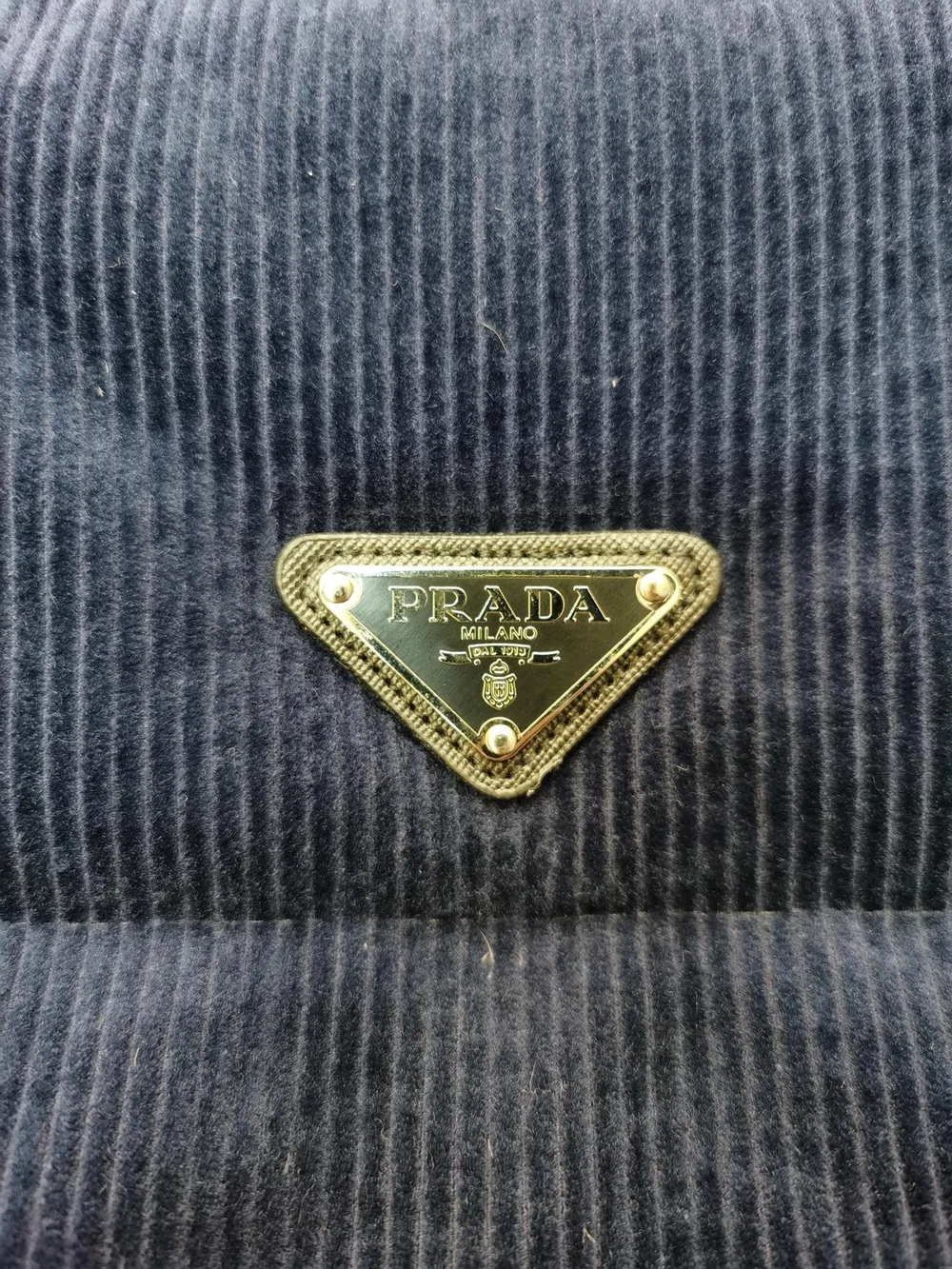 프라다 코듀로이 크롭 다운 자켓