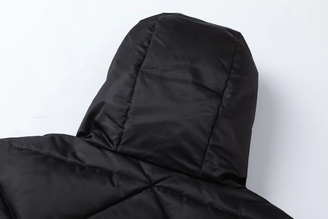 프라다 리나일론 다운 베스트