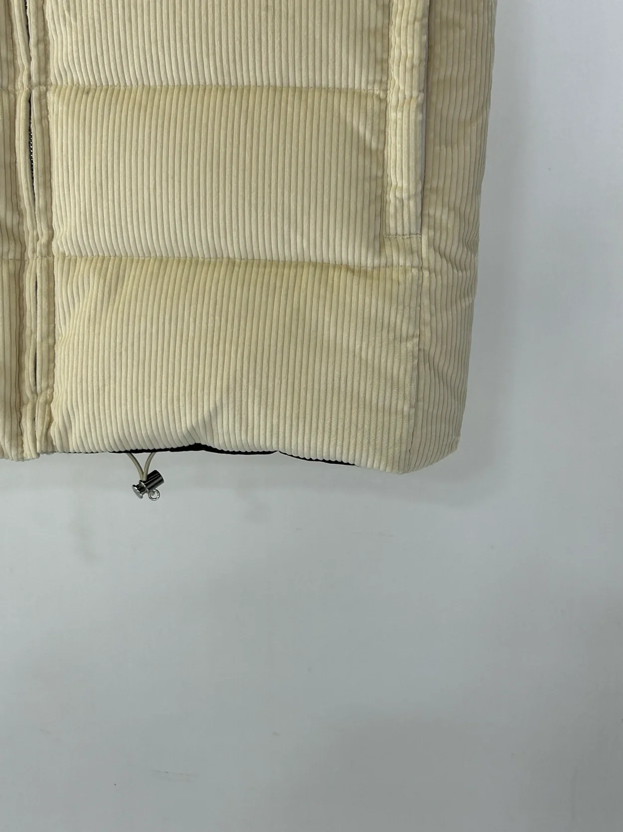 프라다 코듀로이 패딩 베스트