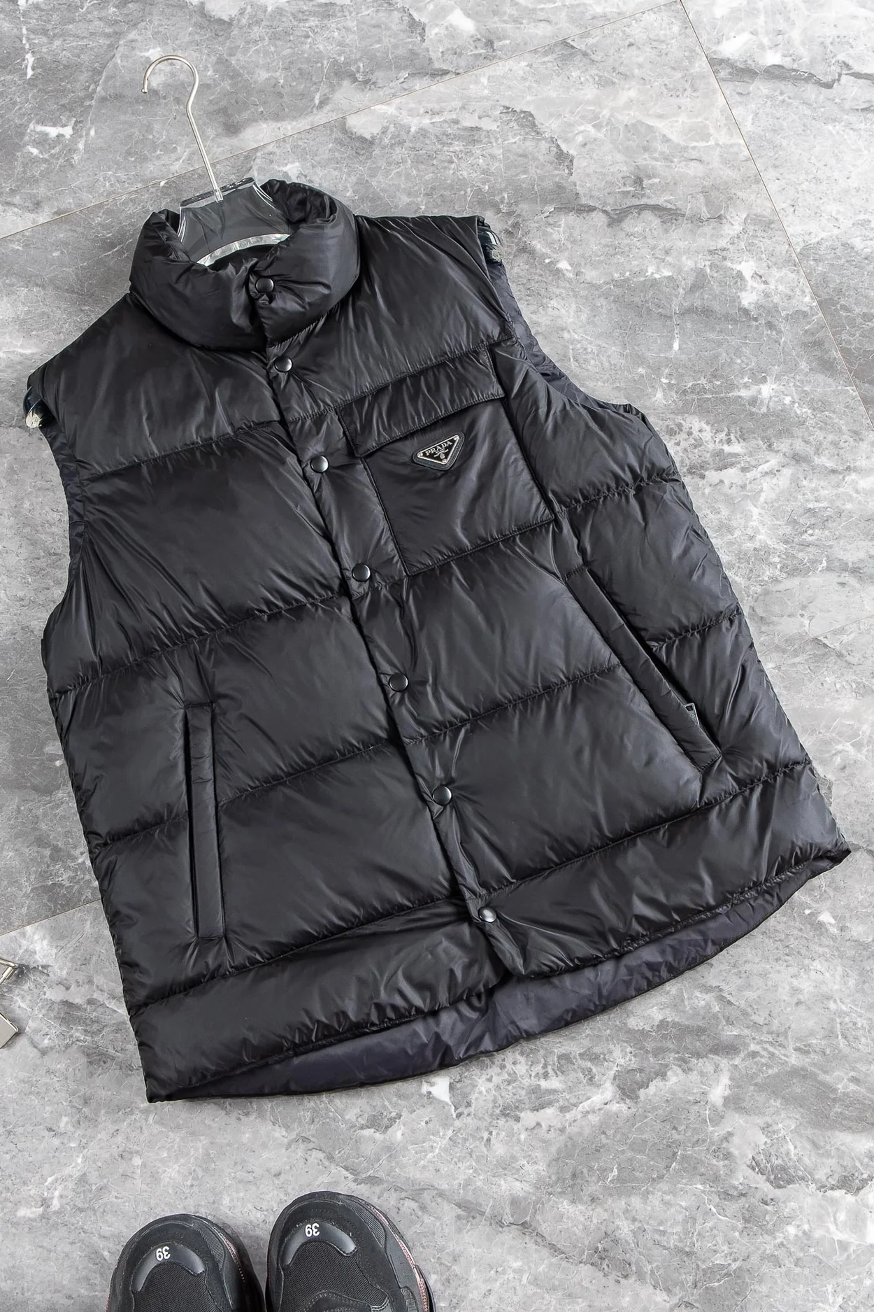 프라다 리나일론 슬리브스 푸퍼 자켓