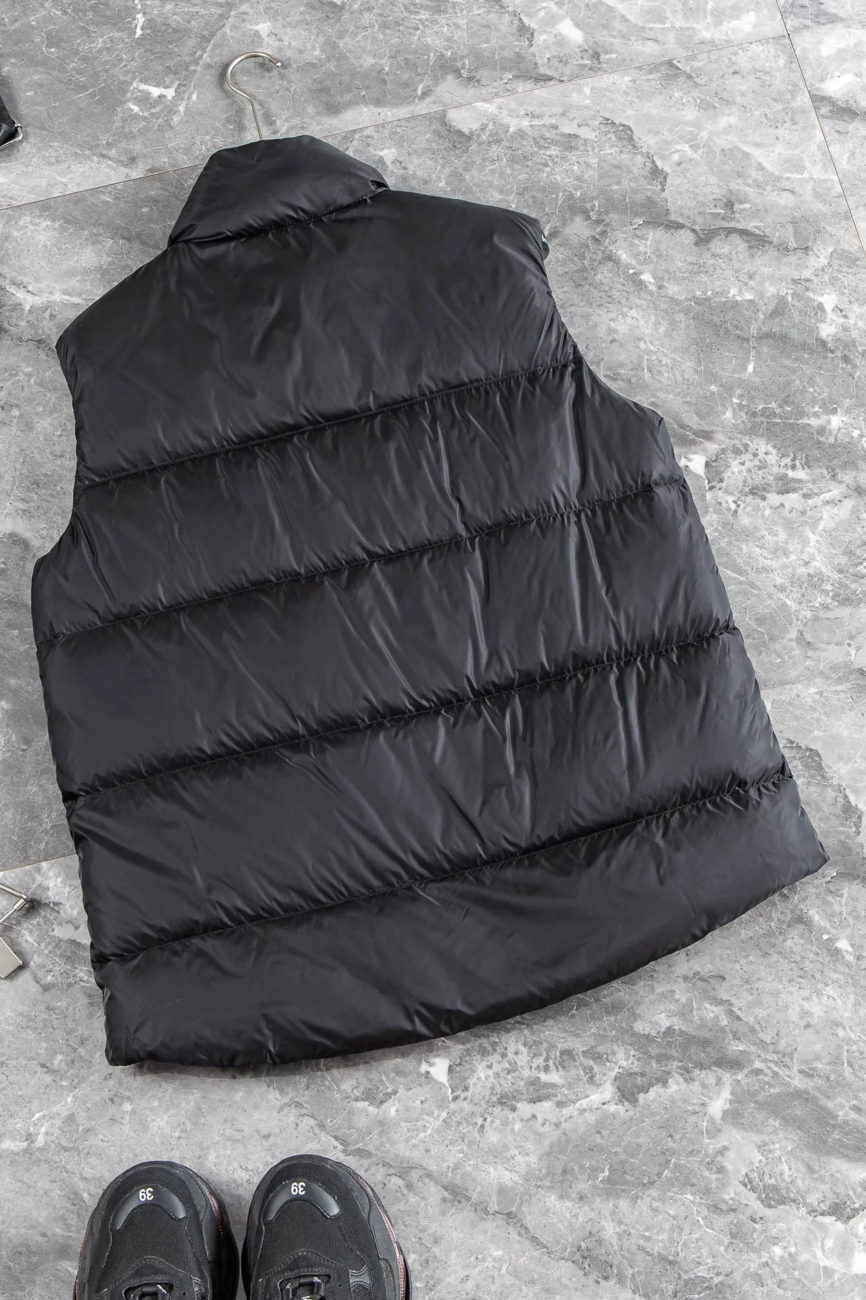 프라다 리나일론 슬리브스 푸퍼 자켓