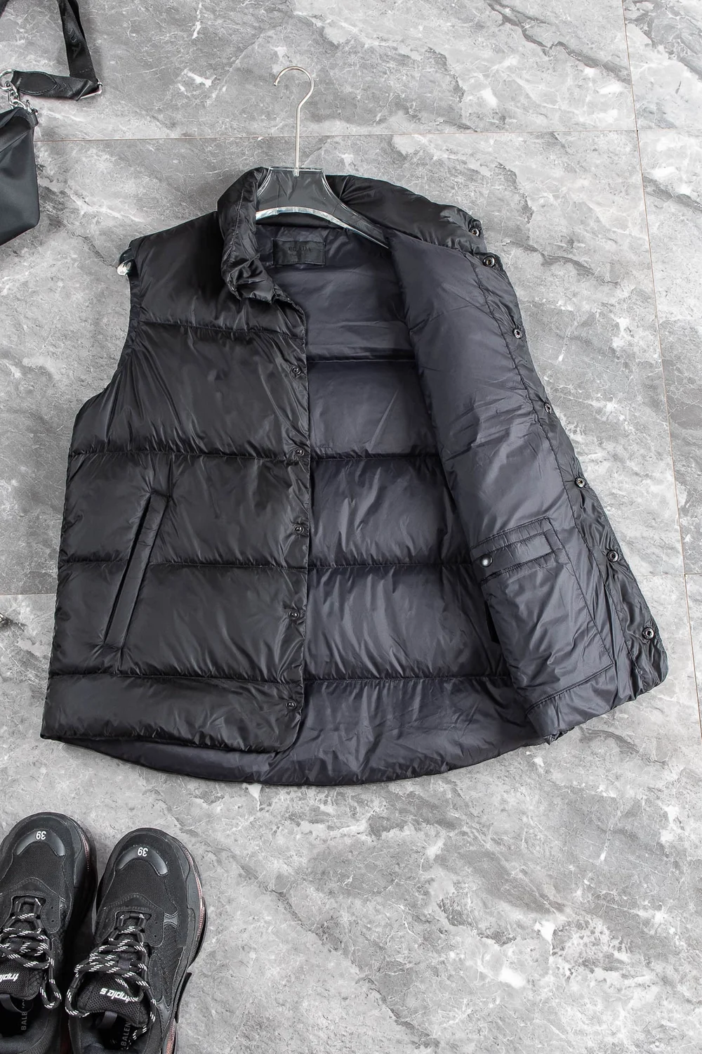 프라다 리나일론 슬리브스 푸퍼 자켓