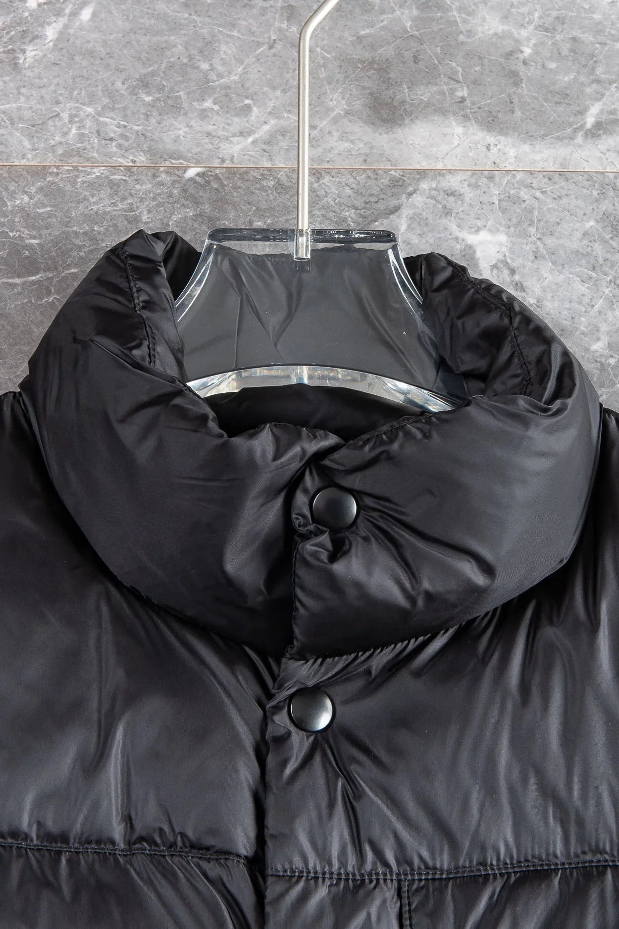 프라다 리나일론 슬리브스 푸퍼 자켓