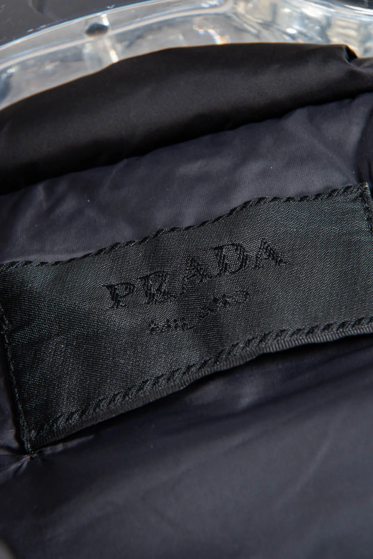 프라다 리나일론 슬리브스 푸퍼 자켓