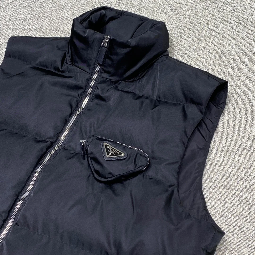 프라다 삼각로고 패치 베스트
