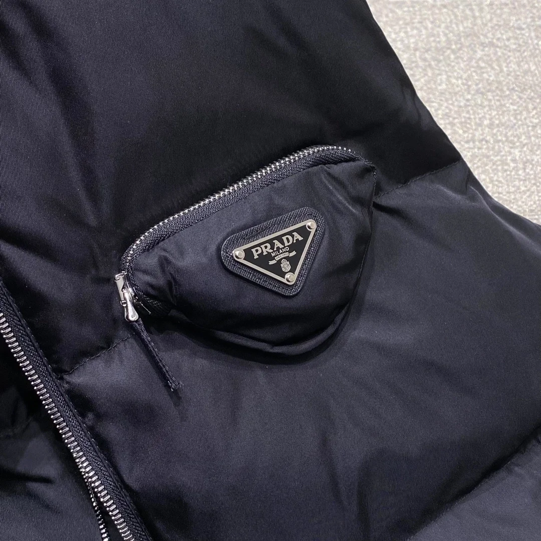 프라다 삼각로고 패치 베스트