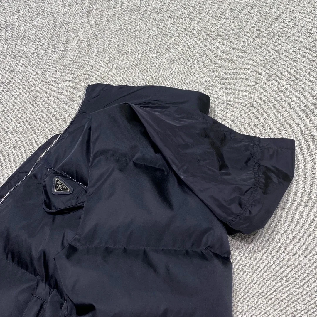 프라다 삼각로고 패치 베스트