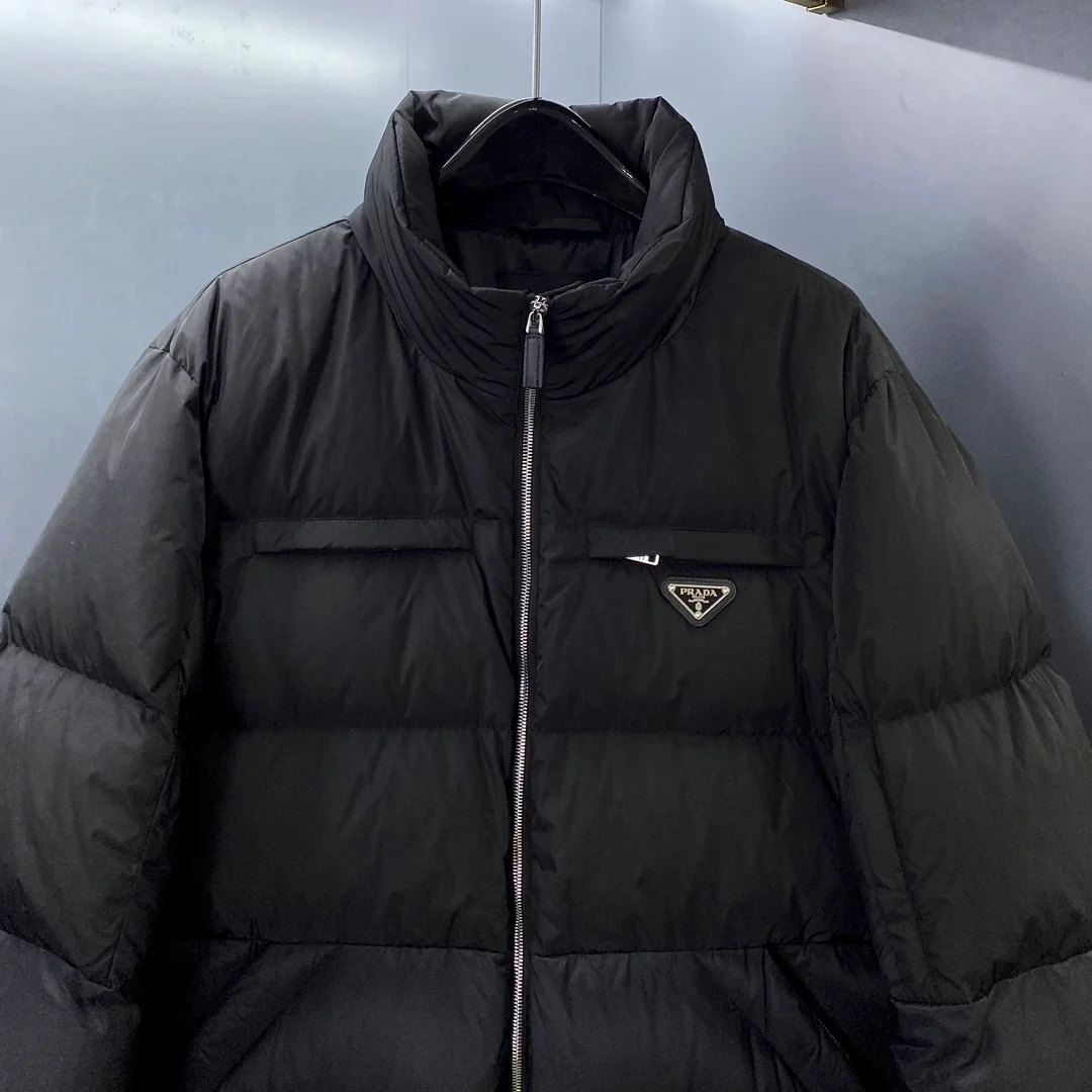 프라다 테크니컬 패브릭 다운 패딩