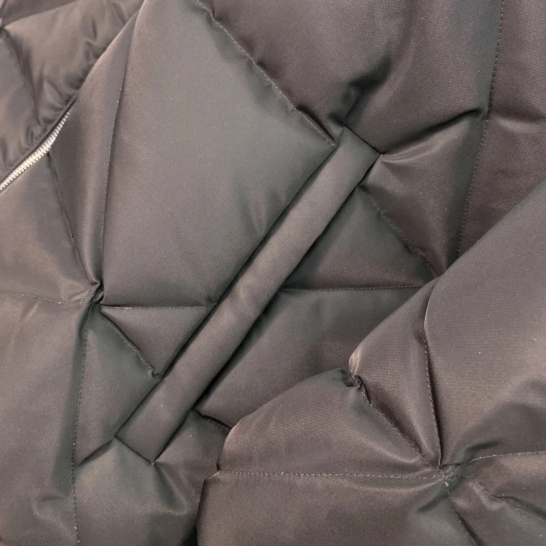 프라다 리나일론 다운 자켓 블랙