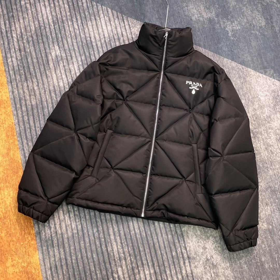 프라다 리나일론 다운 자켓 블랙