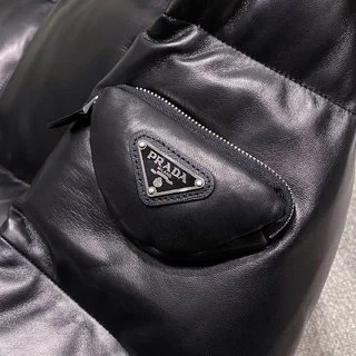 프라다 가죽 레더 다운 패딩