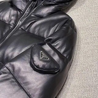 프라다 가죽 레더 다운 패딩