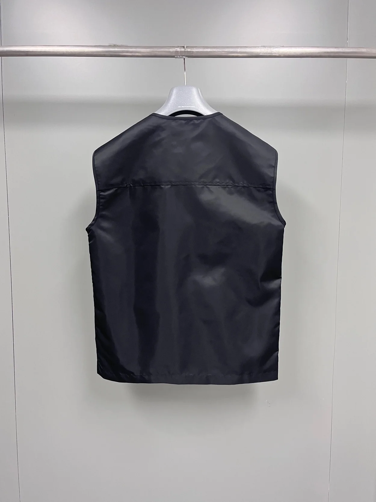 프라다 리나일론 캐주얼 베스트