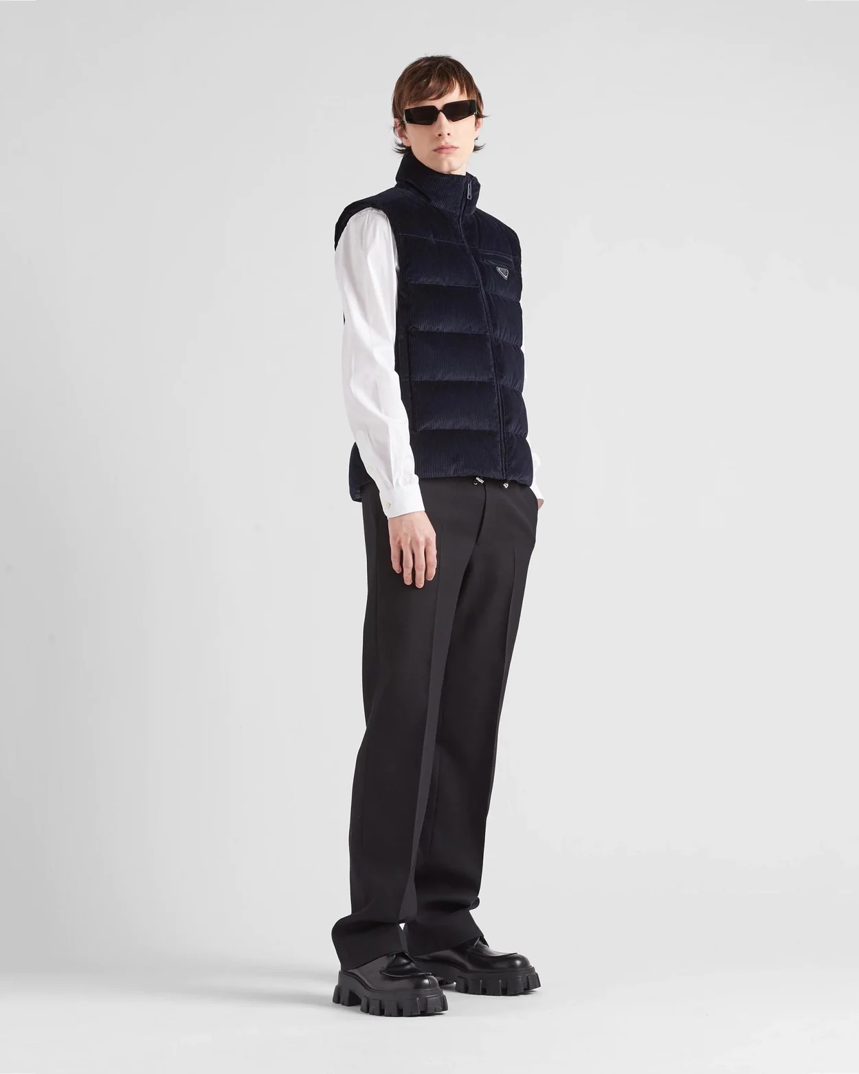 프라다 삼각로고 코듀로이 패딩 베스트