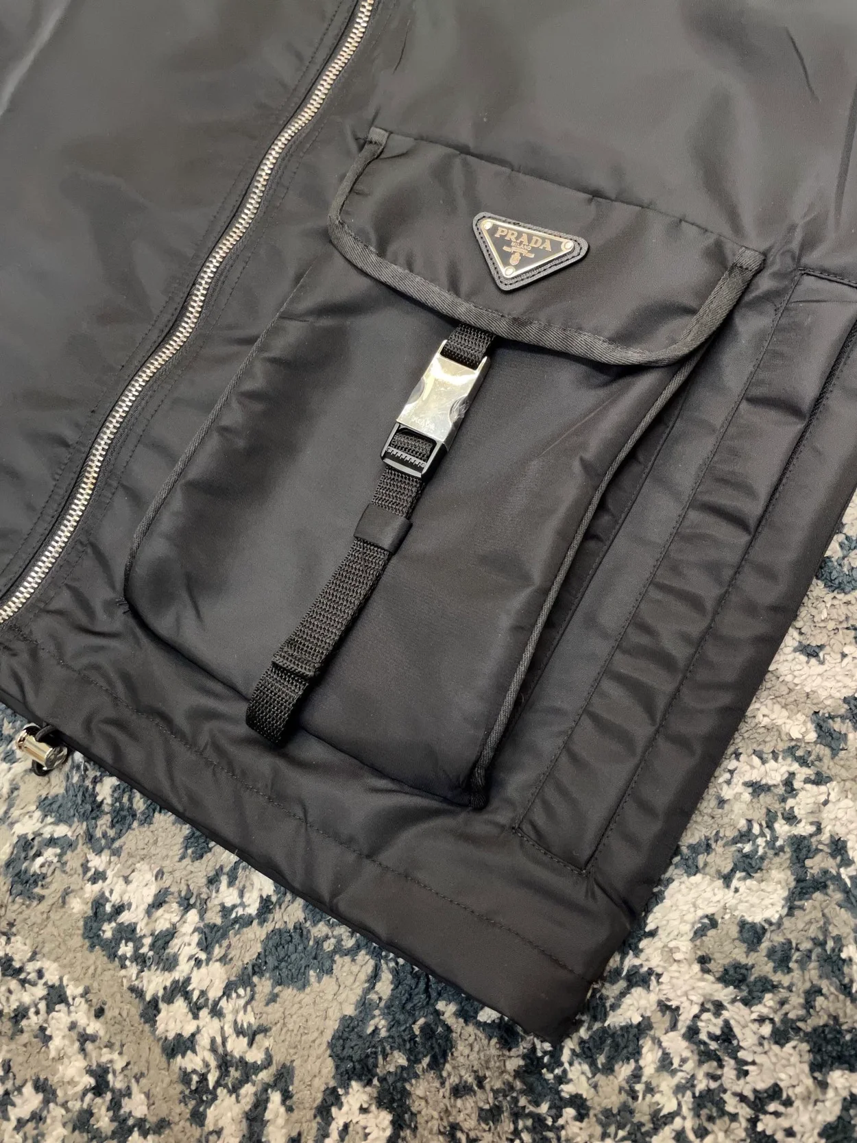 프라다 리나일론 베스트 블랙