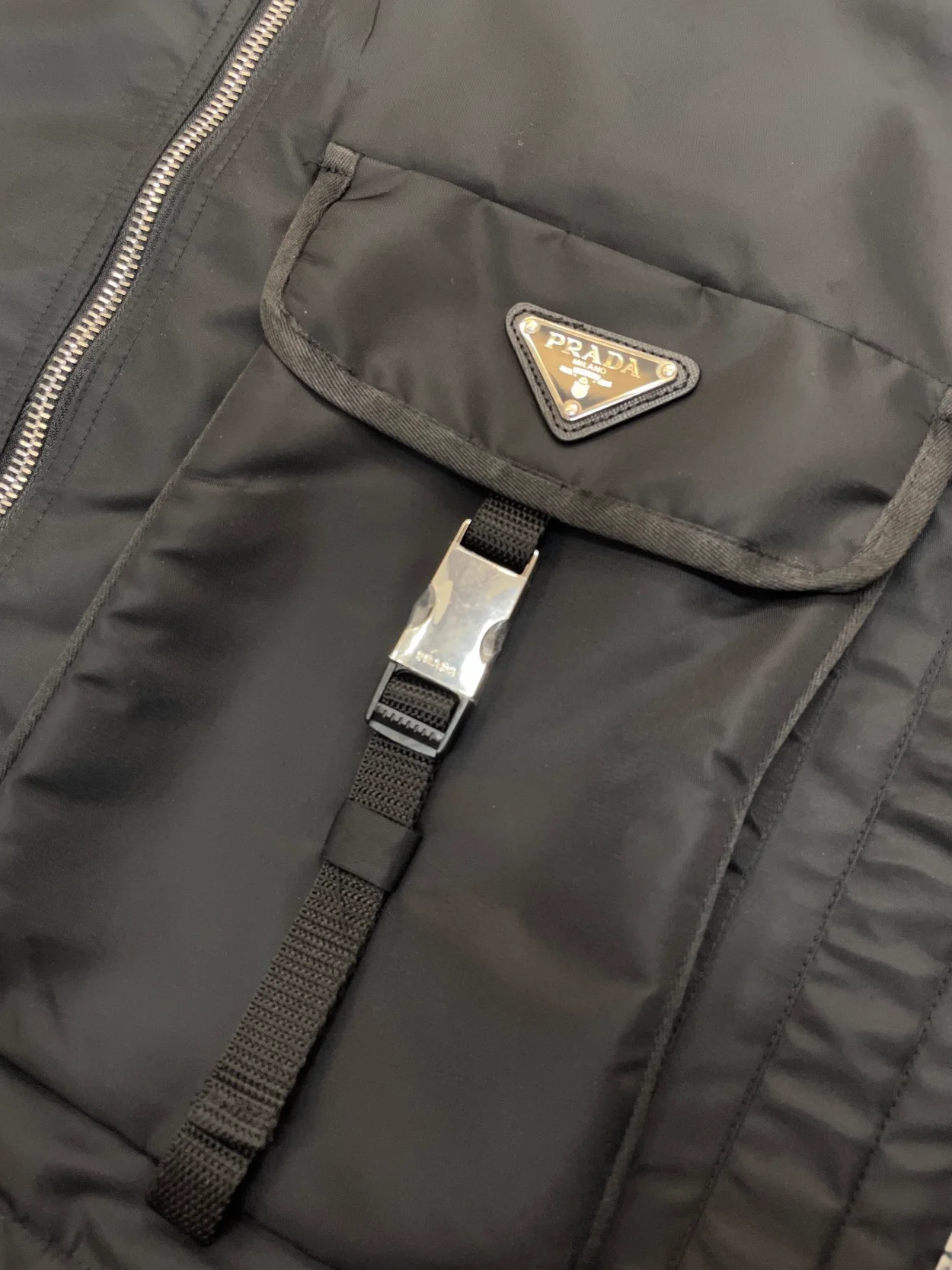 프라다 리나일론 베스트 블랙