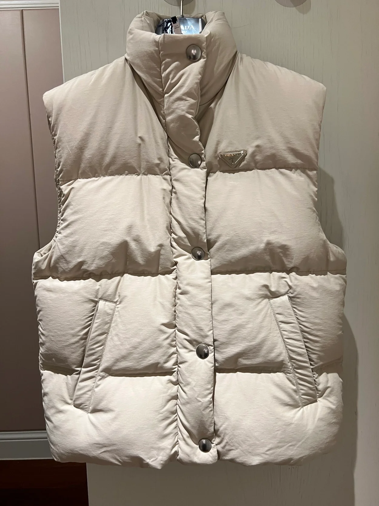 프라다 패딩 테크니컬 패브릭 다운 베스트