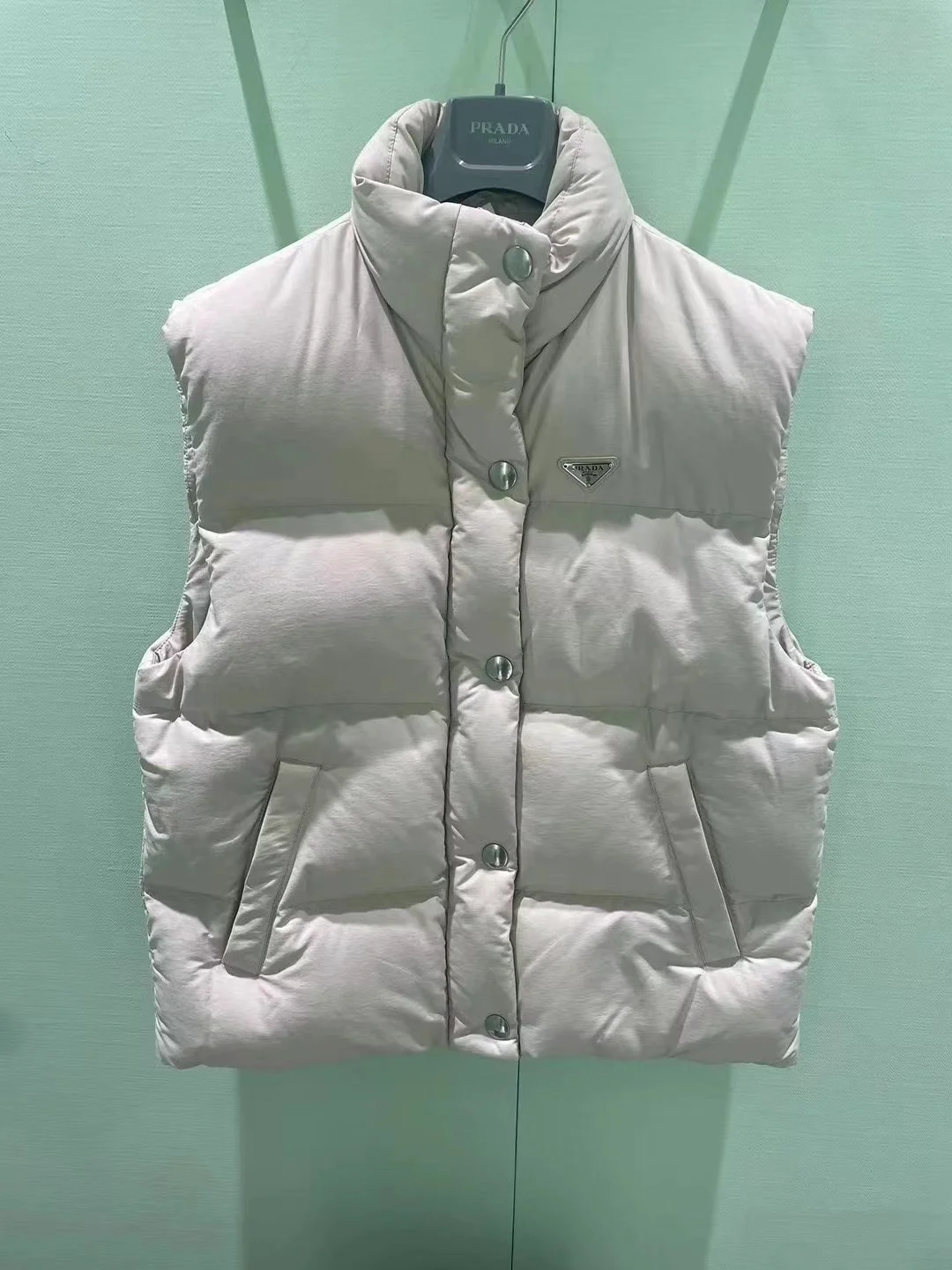 프라다 패딩 테크니컬 패브릭 다운 베스트