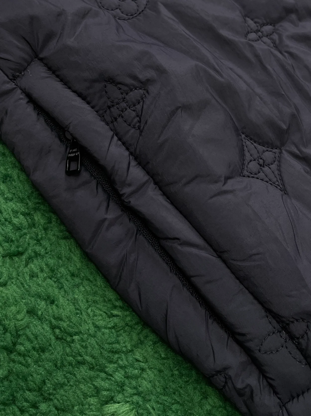 루이비통 모노그램 퀄티드 후드집업