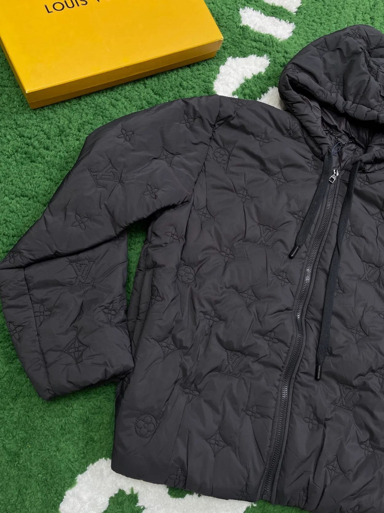 루이비통 모노그램 퀄티드 후드집업