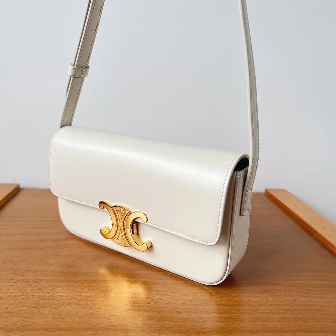 셀린느 클로드 숄더백 샤이니 화이트