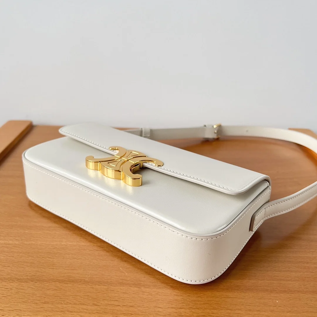 셀린느 클로드 숄더백 샤이니 화이트