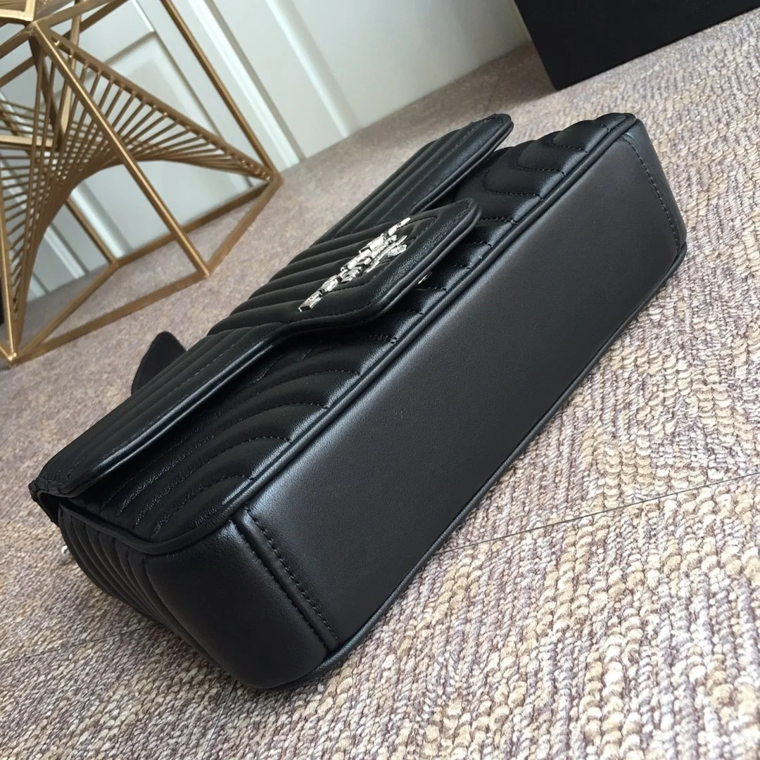 프라다 블랙 다이어그램 은장로고 체인 숄더백