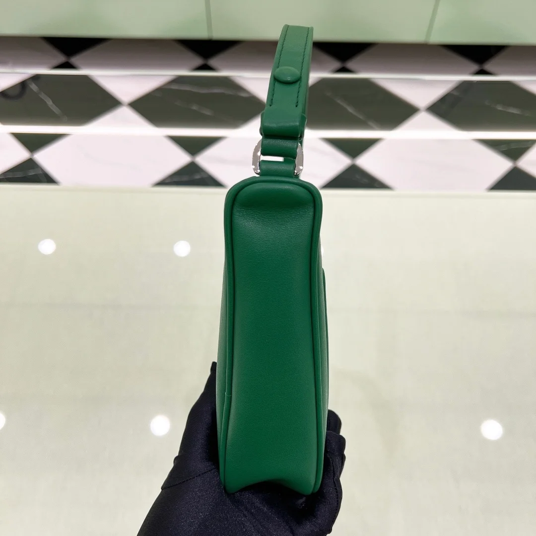 프라다 사피아노 프라이앵글 숄더백 그린