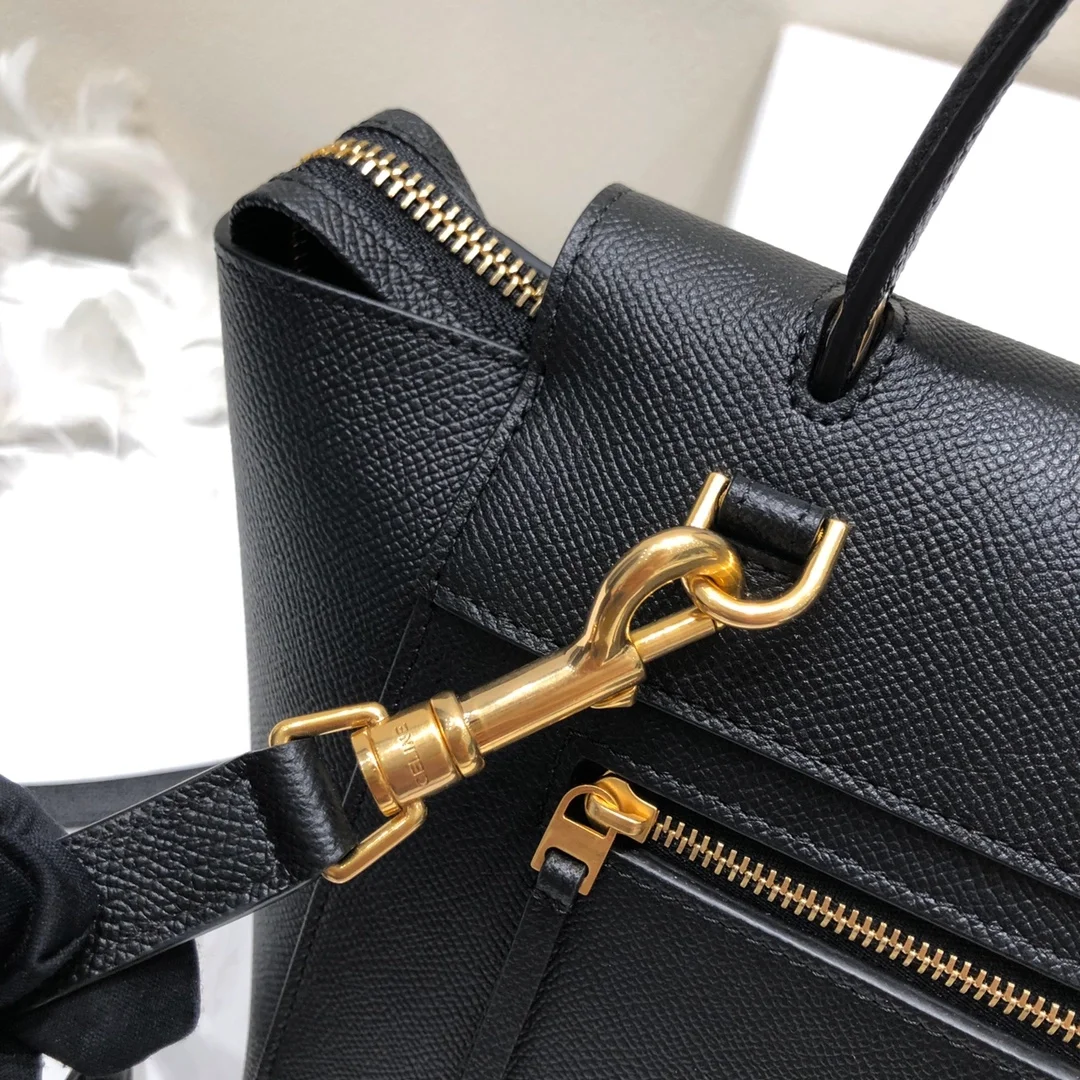 셀린느 마이크로 벨트백 블랙