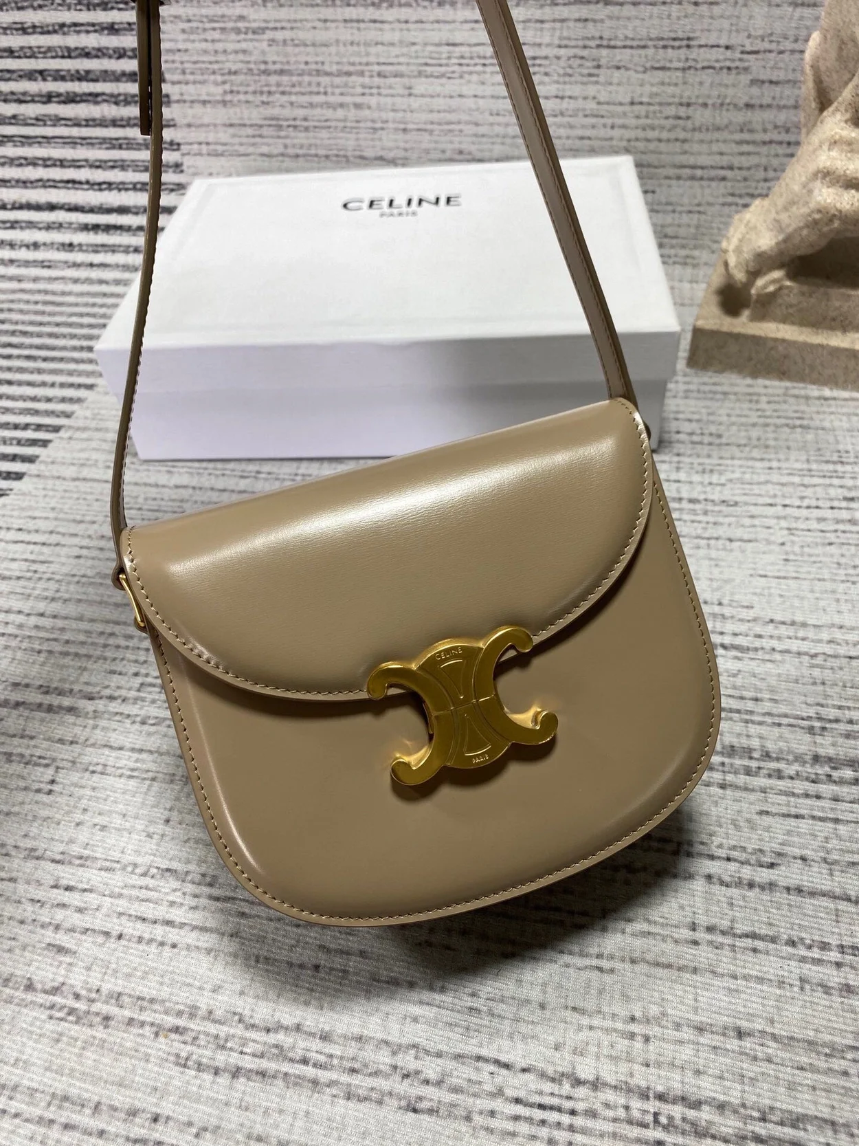 셀린느 클레아 베사체 백 베이지