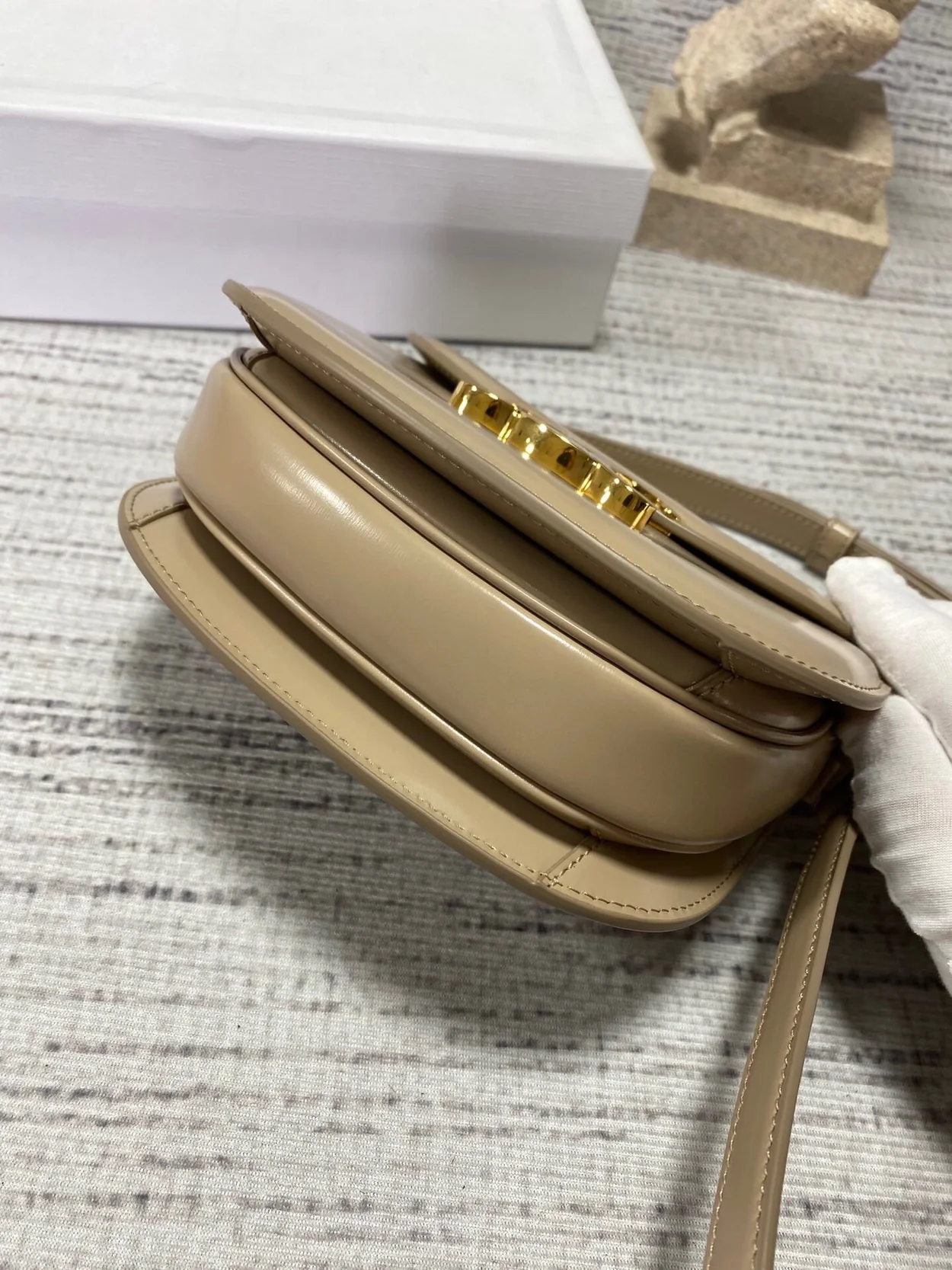 셀린느 클레아 베사체 백 베이지