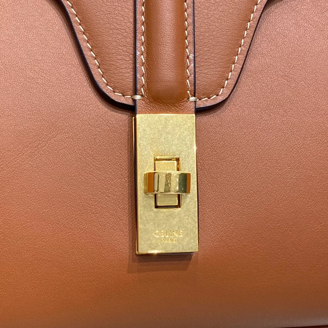 셀린느 틴 소프트 16 백 브라운