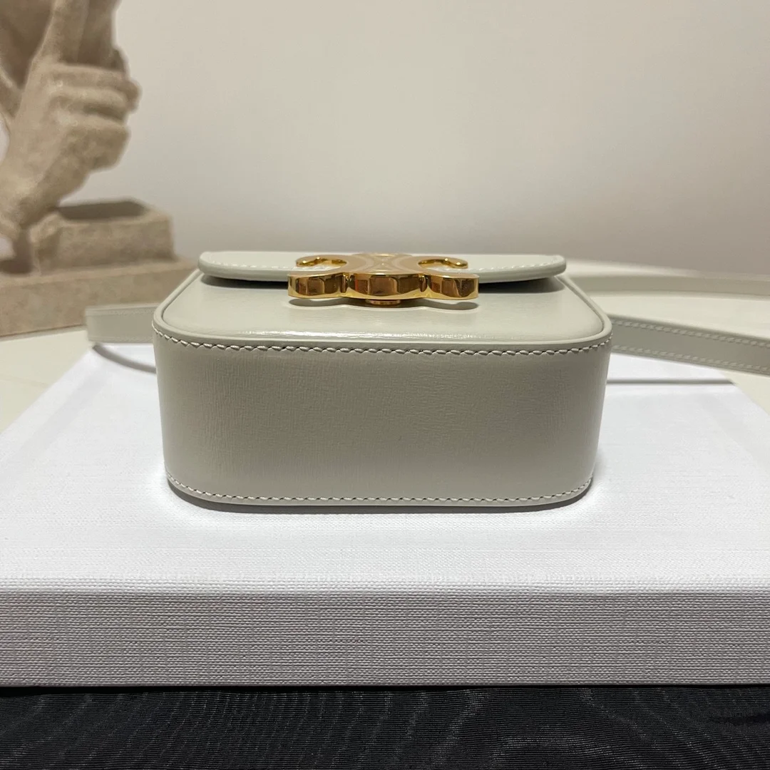 셀린느 미니 클로드 백 화이트 그레이