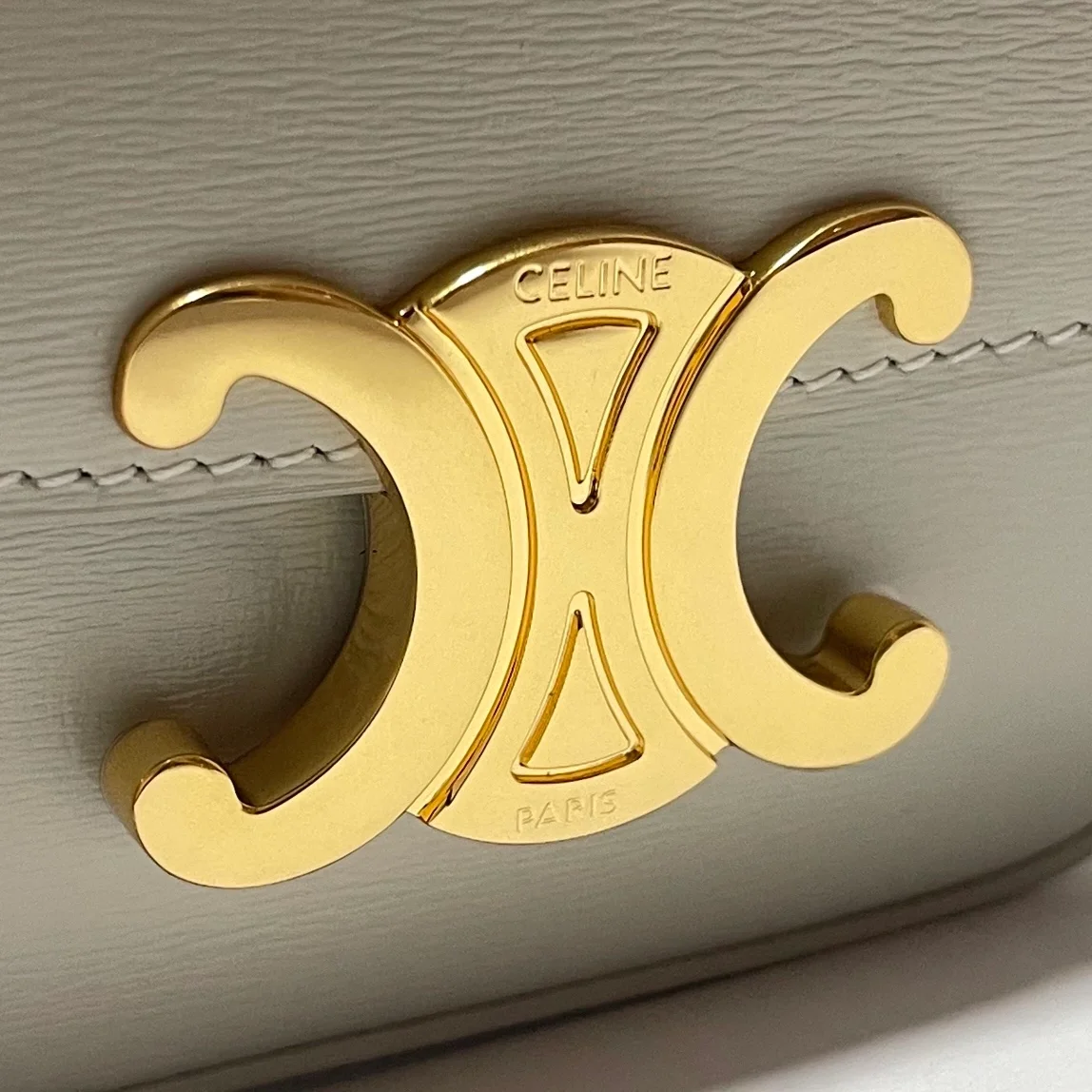 셀린느 미니 클로드 백 화이트 그레이