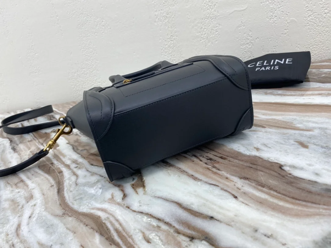 셀린느 나노 러기지백 골드네이비