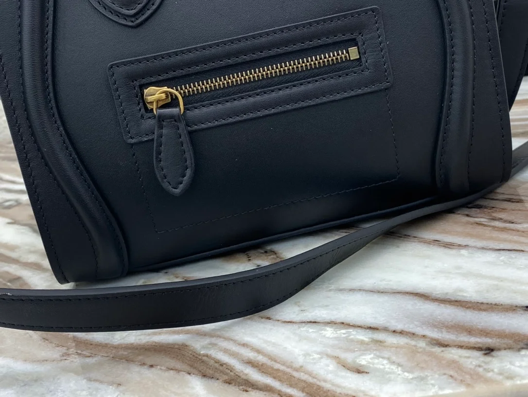 셀린느 나노 러기지백 골드네이비