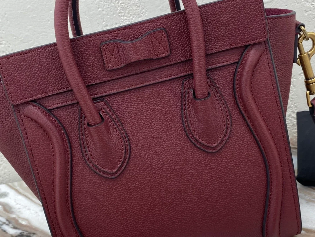 셀린느 나노 러기지백 드럼 카프스킨 골드레드