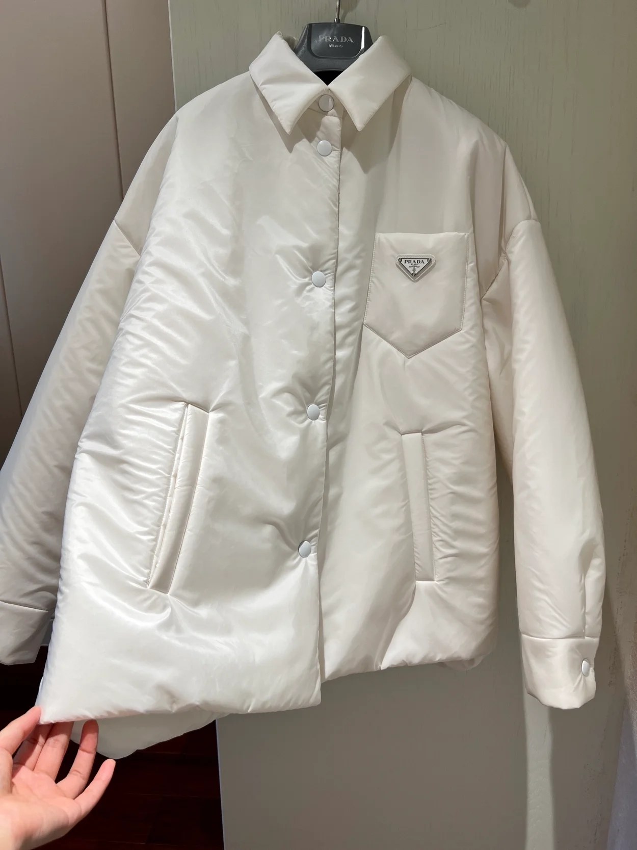 프라다 경량 패딩 자켓