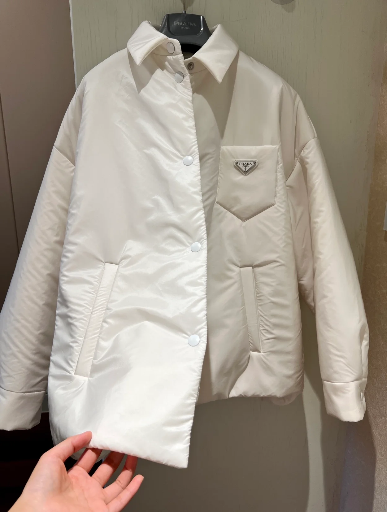 프라다 경량 패딩 자켓