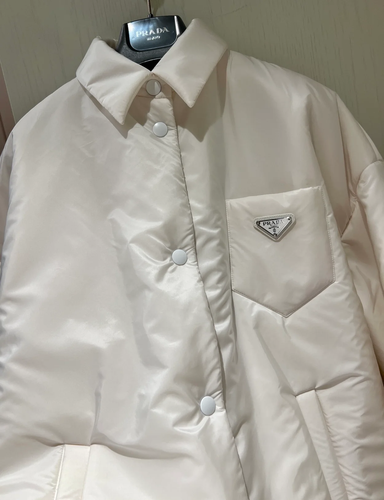 프라다 경량 패딩 자켓