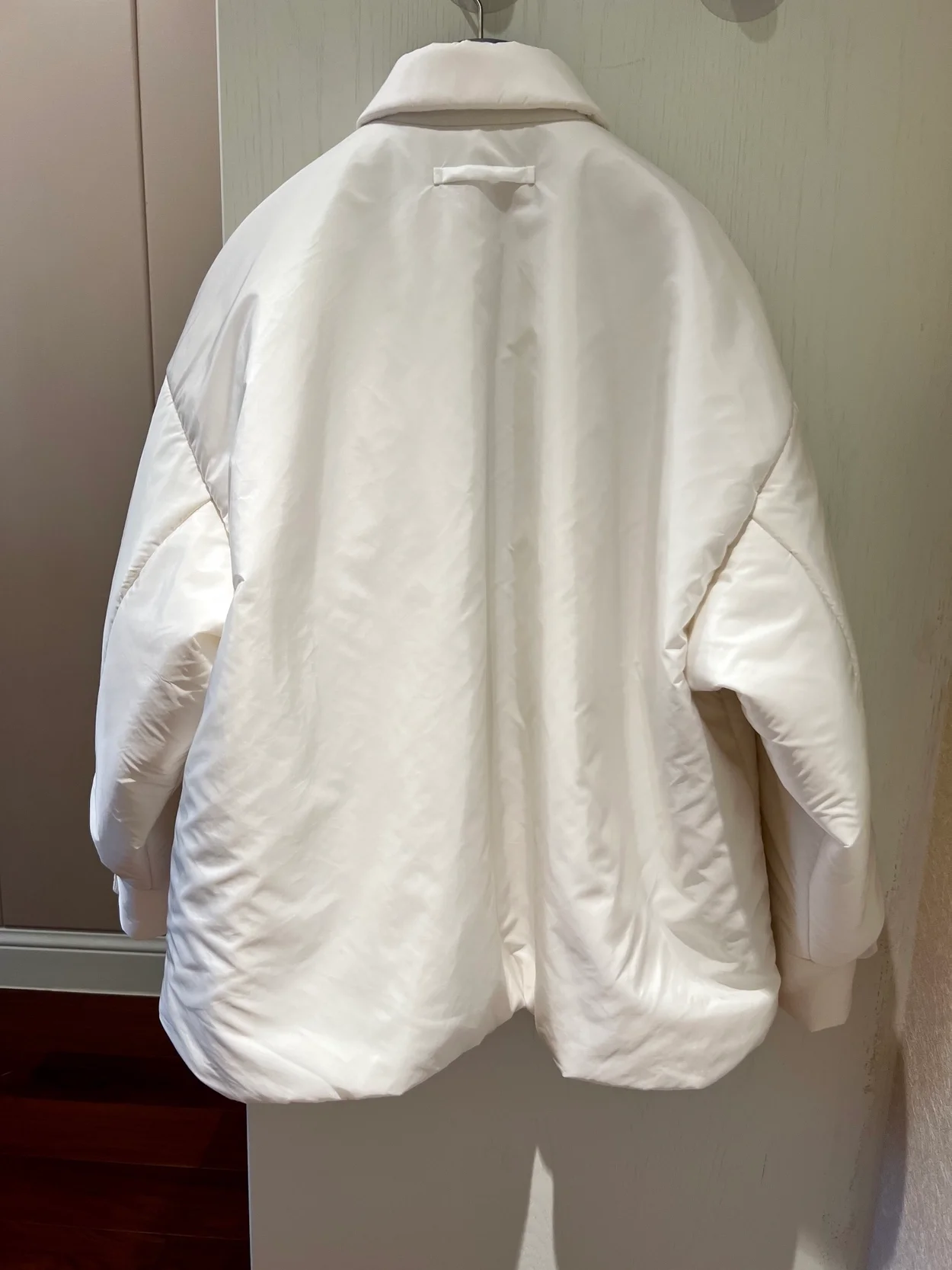 프라다 경량 패딩 자켓