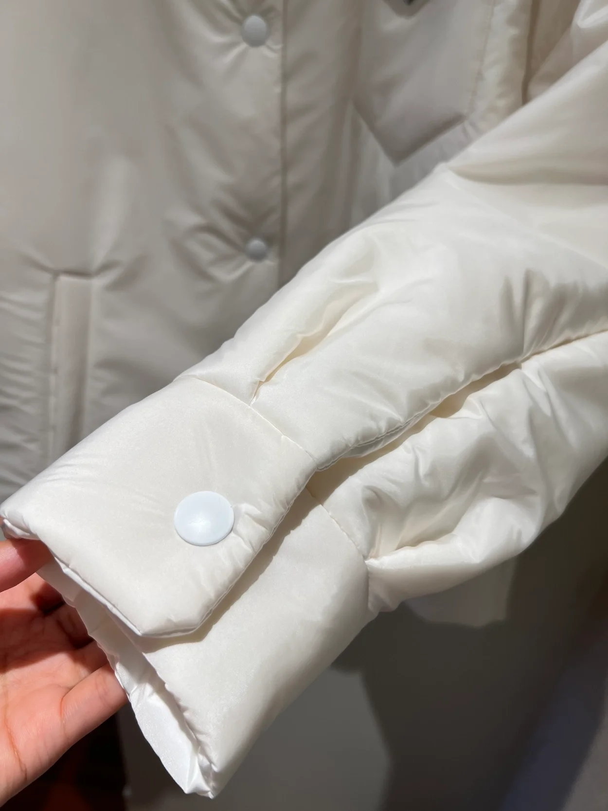 프라다 경량 패딩 자켓