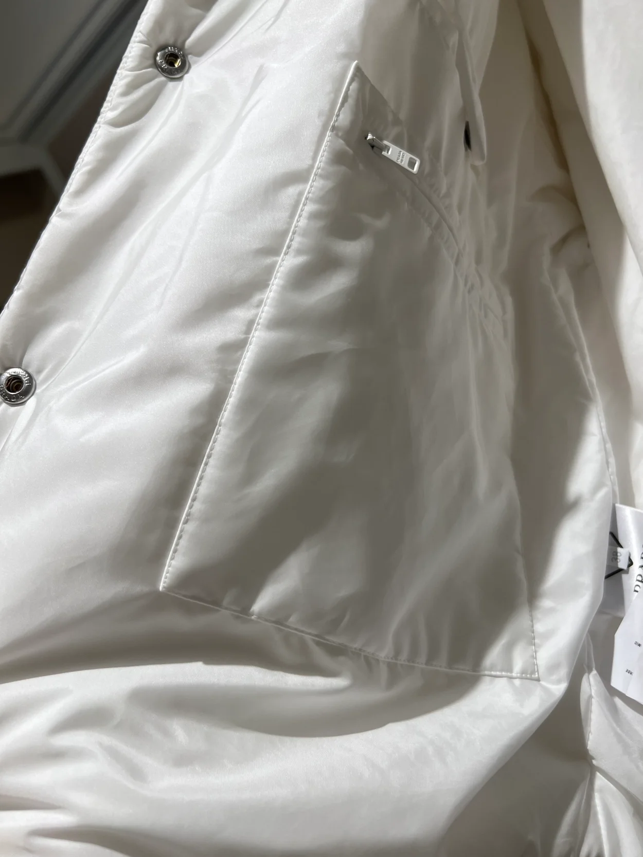 프라다 경량 패딩 자켓